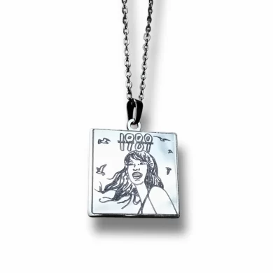 Swiftie gift idea – Taylor Swift 1989 pendant with album cover and tracklist engraving.